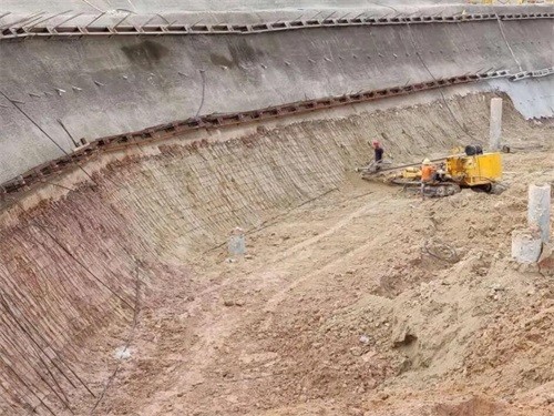 龙陵基坑边坡加固